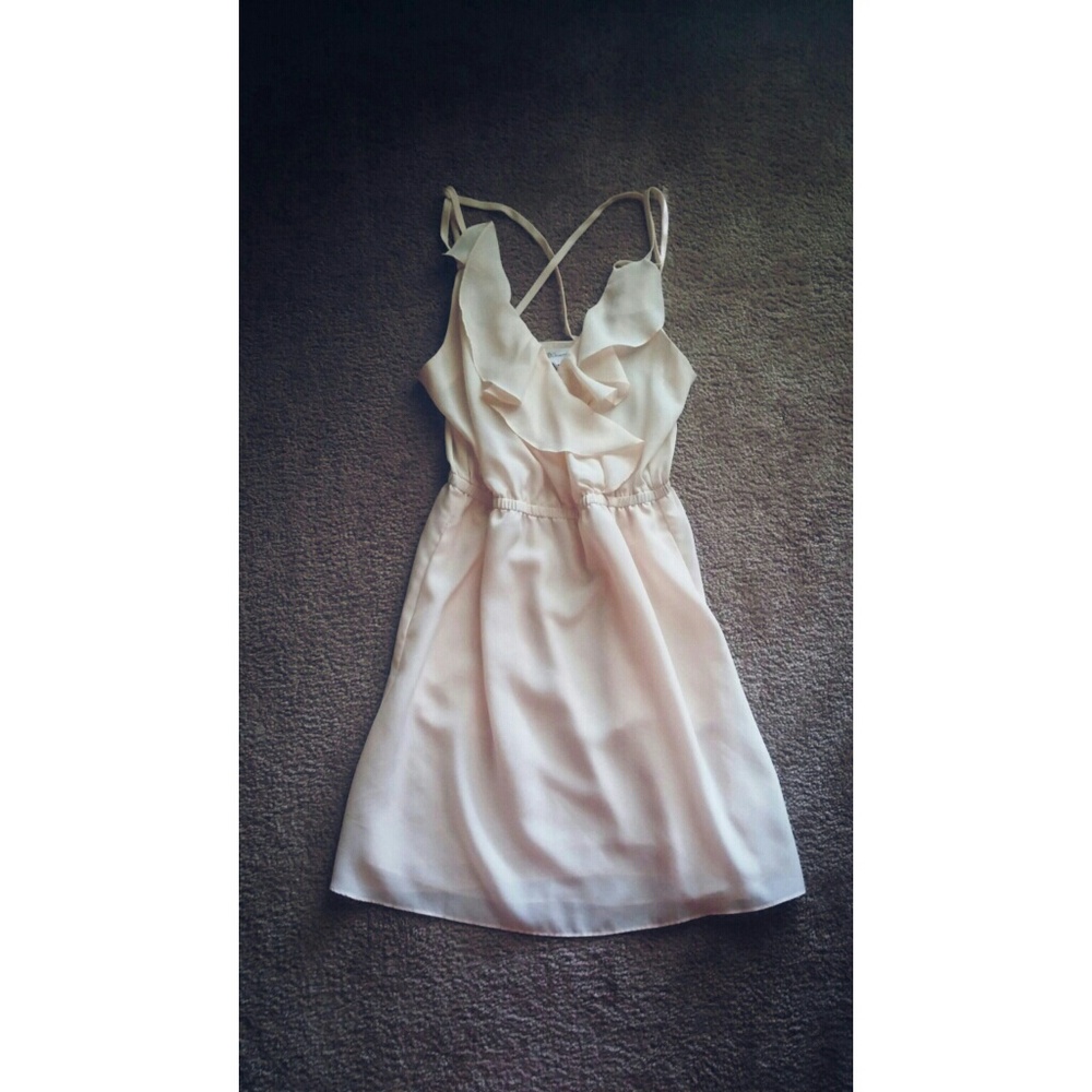 BCBG light peach dress!! 💋